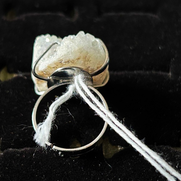 GEODE RING, GENUINE WHITE AGATE, REAL GEM CHUNK REALLY SPARKLES, WITH SILVER-TON - Picture 2 of 4
